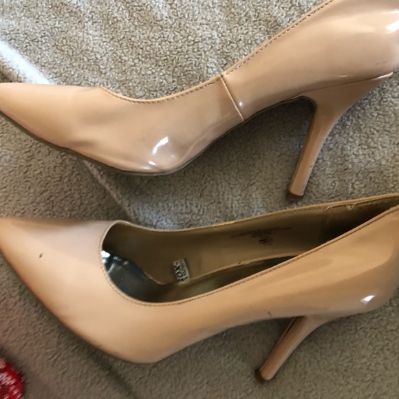 Heel bundle with freebie pairSOLD - Picture 7 of 12